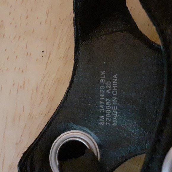 Frye and Co sandals - Picture 3 of 5